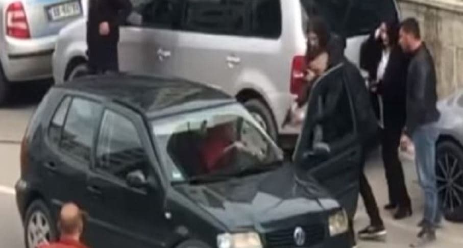 Parandalohet vrasja e dyfishtë, pas sherrit 39-vjeçari tenton të vrasë çiftin e bashkëshortëve
