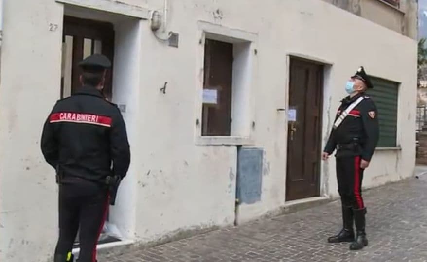 Detaje tronditëse nga vrasja e 39-vjeçares shqiptare, fëmijët u fshehën në tualet teksa burri e qëllonte me çekiç