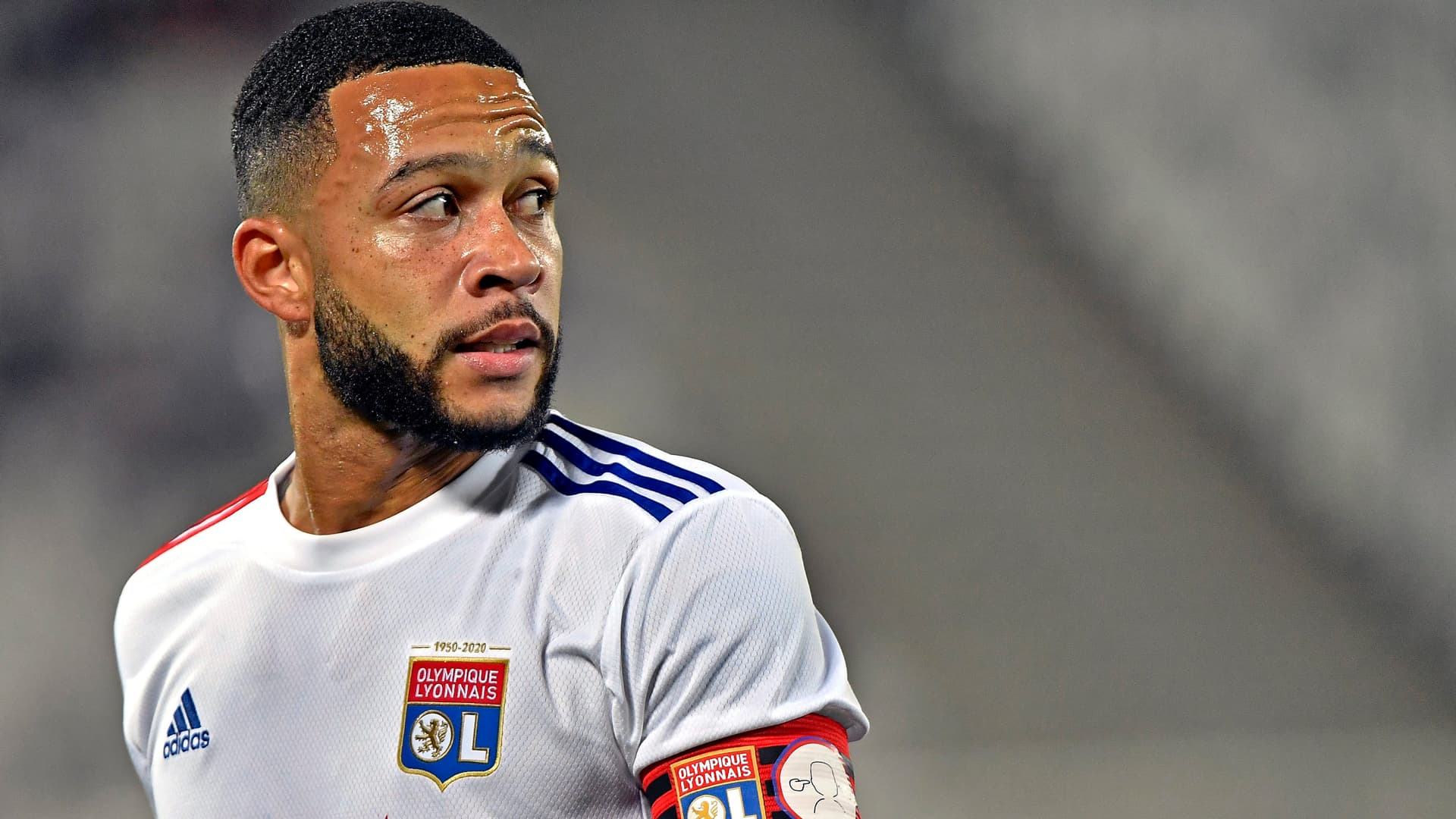Barcelona insiston për Memphis Depay 