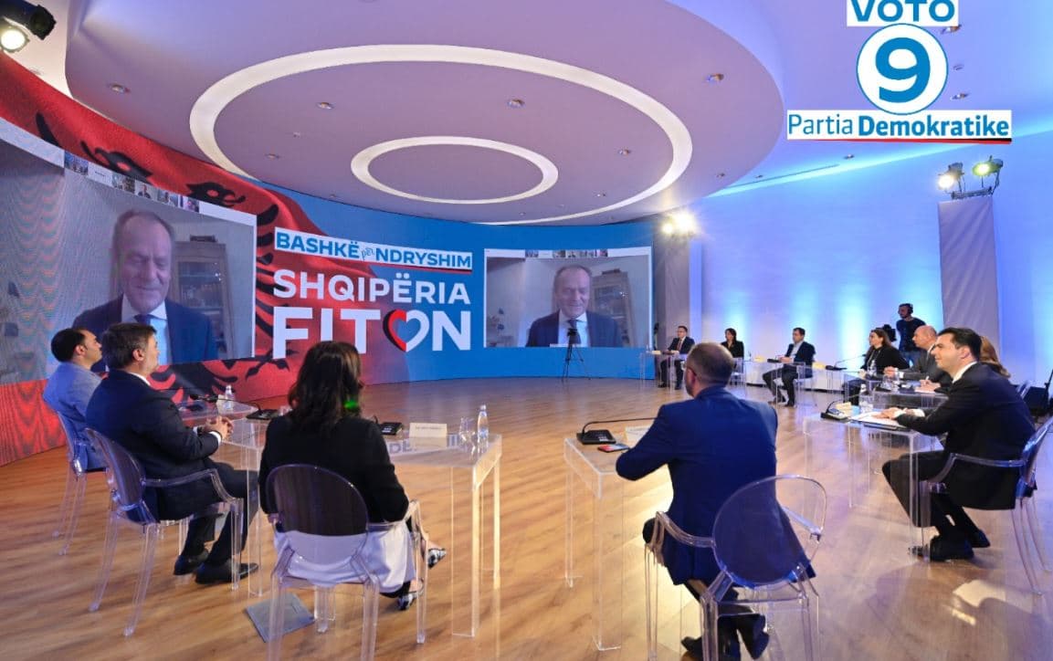     Presidenti i PPE Tusk: Basha dhe ekipi i tij do të realizojnë integrimin e Shqipërisë në BE (VIDEO)
