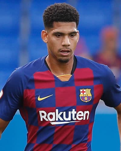 Ronald Araujo drejt rinovimit me Barcelonën 