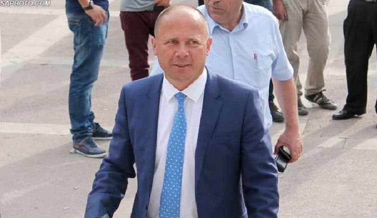 Shokon Xhelal Mziu: Kemi ngritur grupet tona, çdo person i dyshimtë do ta pësojë si ai i Elbasanit