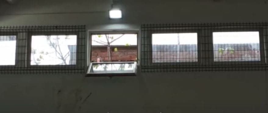    Thyhet gjatë natës dritarja e KZAZ-së në Laç, pezullohet shpërndarja e materialeve zgjedhore 