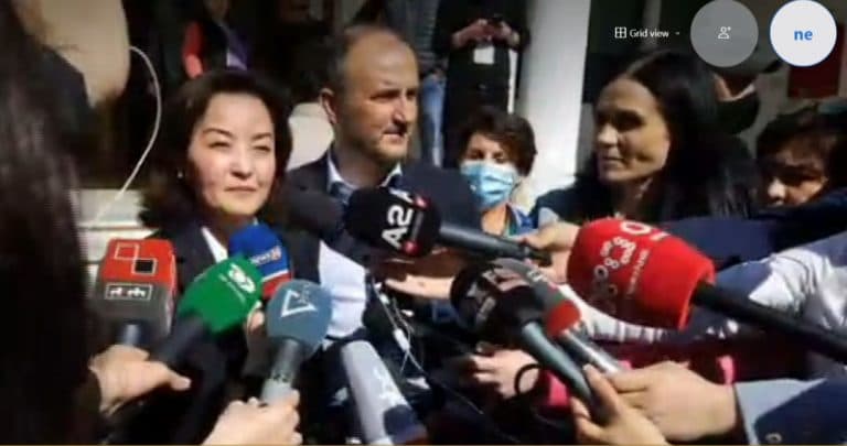 Kim: Shqiptarëve iu intereson vendi i tyre. Soreca: Po i ndjekim gjërat nga afër