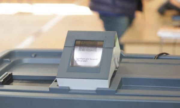  Njësia 10 në Tiranë sot voton elektronikisht