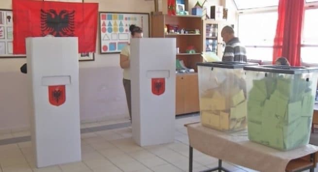 Zgjedhjet parlamentare/ 3.6 milion shqiptarë votojnë sot për 140 deputetët e rinj (VIDEO)
