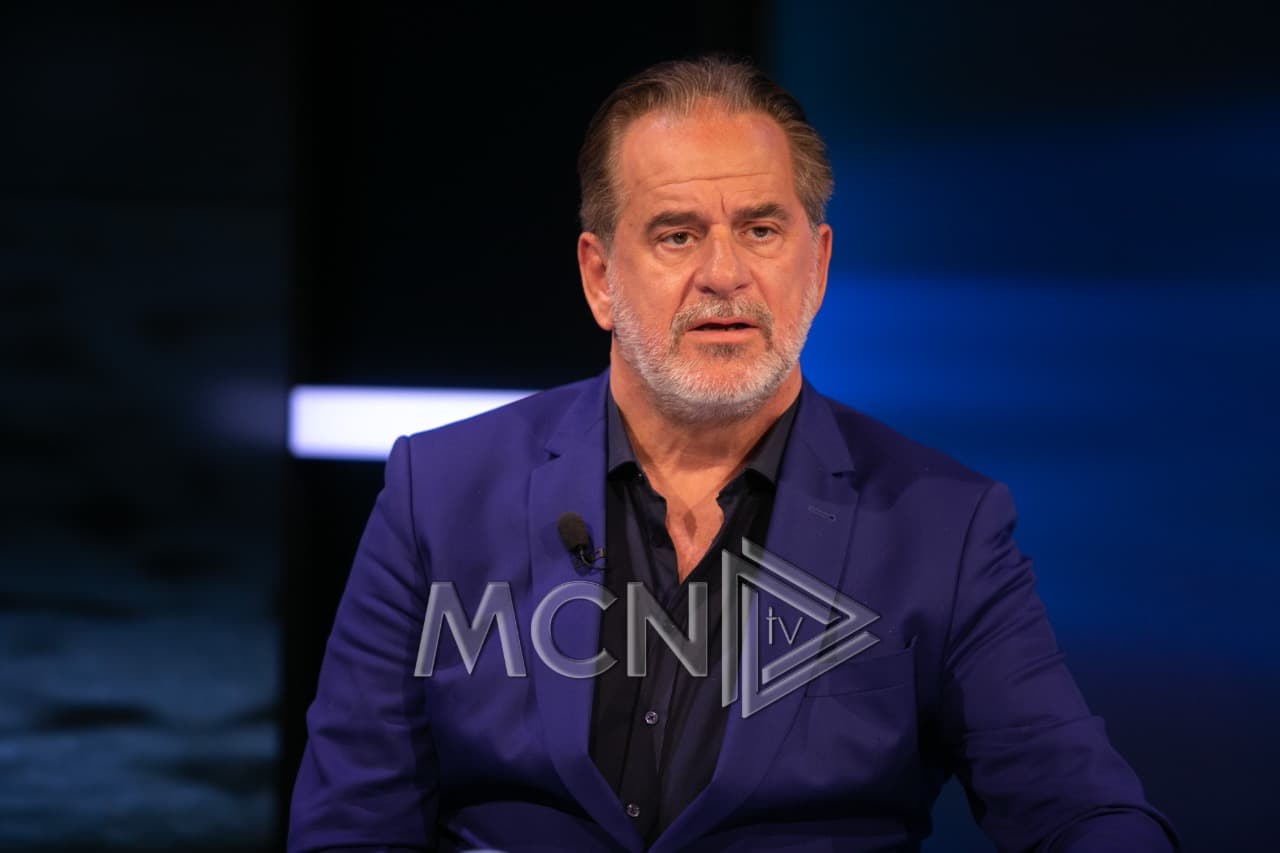 Artur Zheji: Domosdoshmëri për t'u shkëputur nga kulti i individit