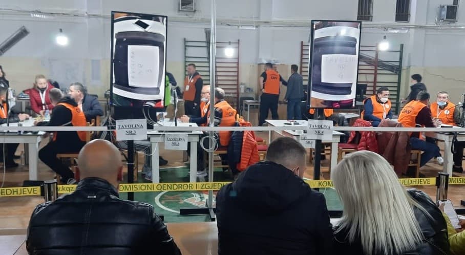 Rezultatet deri në orën 14:00/ PS kryeson me 74 mandate