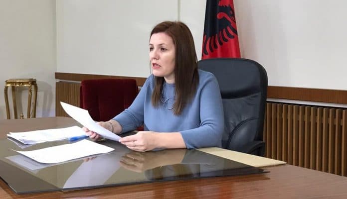 Ermonela Felaj e PS kërkon nga KQZ pamjet filmike të qarkut të Tiranës