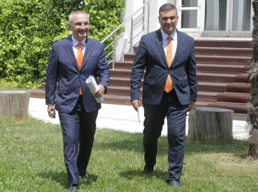 Zëdhënësi i Presidencës: Qetësohuni! Meta nuk e jep dorëheqjen!