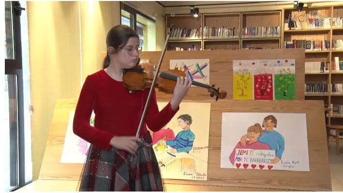 Ekspozitë në mbështetje të autizmit (VIDEO)
