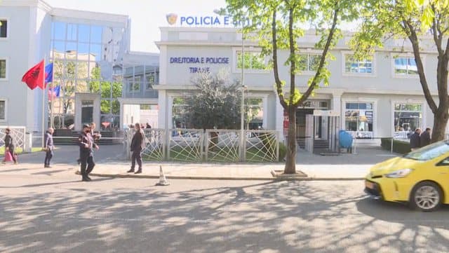 Makina përplas 22-vjeçaren tek "21 Dhjetori"