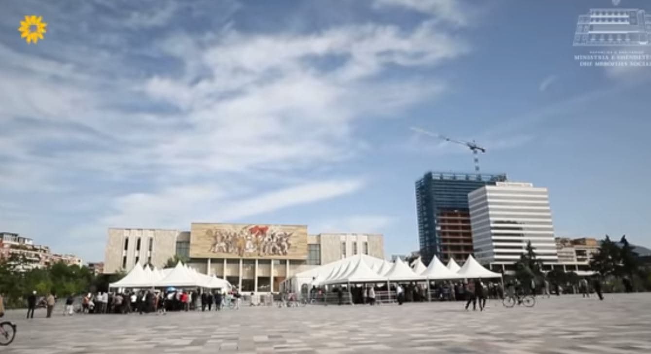 Të moshuarit marrin dozën e dytë të vaksinës, Rama: Rrofshi sa malet