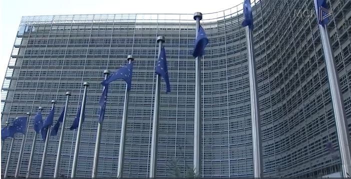  Propozimi i Komisionit Europian: Të vaksinuarit të udhëtojnë drejt BE-së (VIDEO)