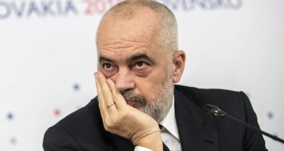Shkruajtën se ka mbështetur një hartë të re kufijsh Kosovë-Serbi, Rama: Turp