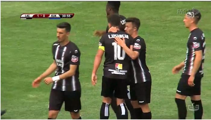 Laçi bën detyrën në shtëpi (VIDEO)