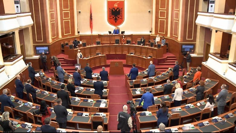Kuvendi miraton gjashtë akte normative/ Kërkesa për shkarkimin e Presidentit shqyrtohet më 7 maj