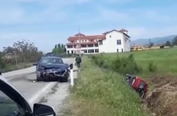 Aksidentohen dy automjete në Mamurras, shoferët dërgohen me urgjencë te Trauma