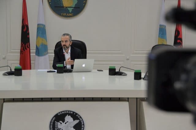 Certifikohen zgjedhjet/ KQZ miraton rezultatet në të gjitha qarqet