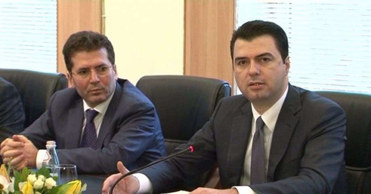 Mbledhjet paszgjedhore, Fatmir Mediu shkon në selinë blu