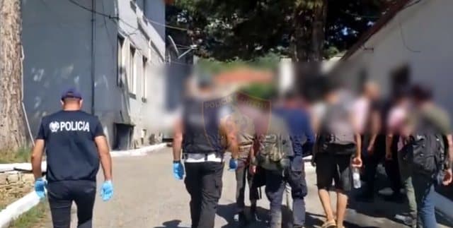 Po transportonte gjashtë emigrantë të paligjshëm/ Arrestohet 35-vjeçari në Kakavijë