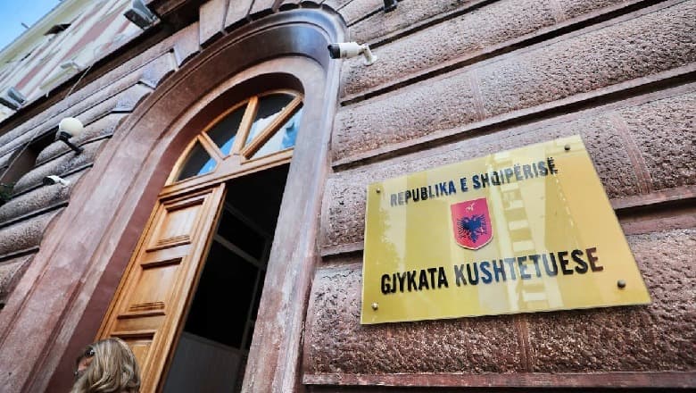 Jo më leje por thjesht njoftim, Kushtetuesja shfuqizon nenin për protestat e tubimet