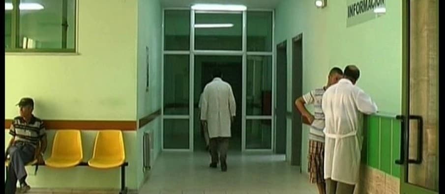 Dhunuan infermierët në Korçë, detyrim paraqitjeje për 4 të arrestuarit