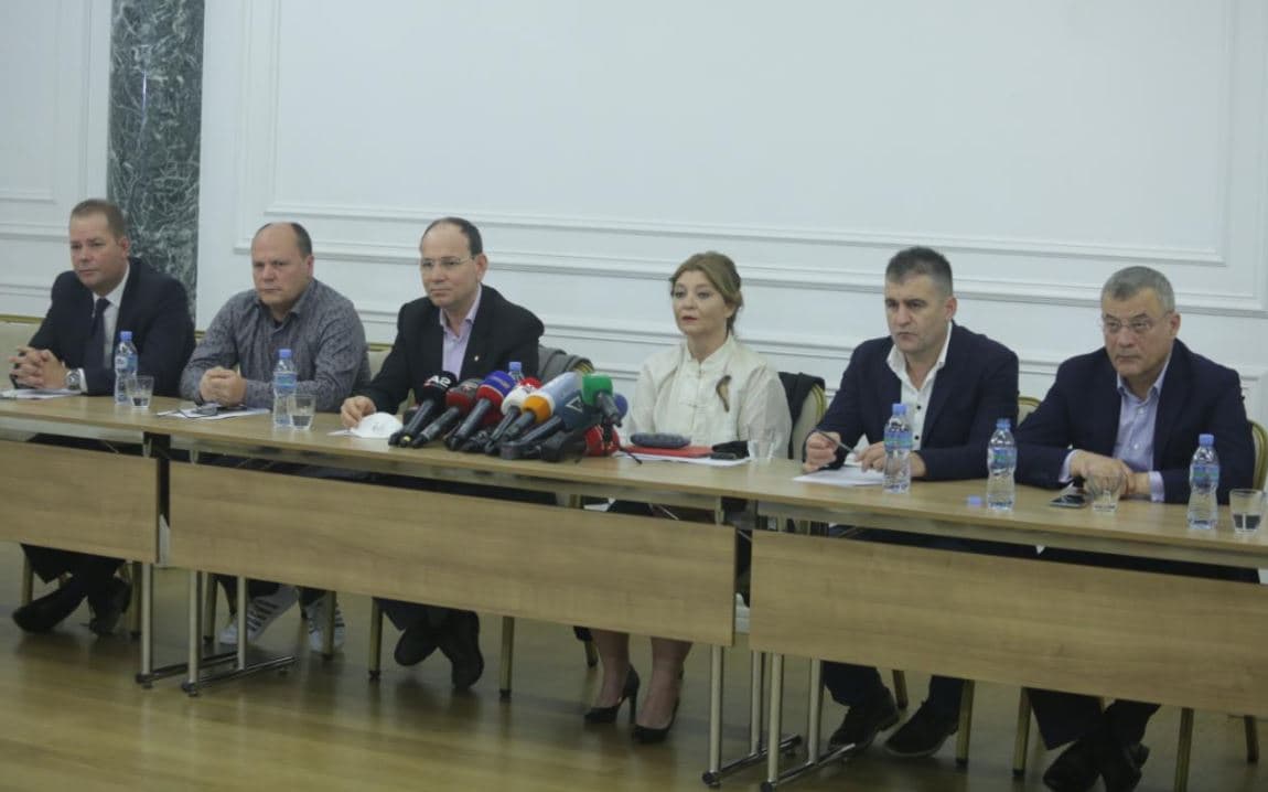  Kritikët e lëvizjes "Basha boll” - kreut të PD: Dorëhiqu si Berisha!