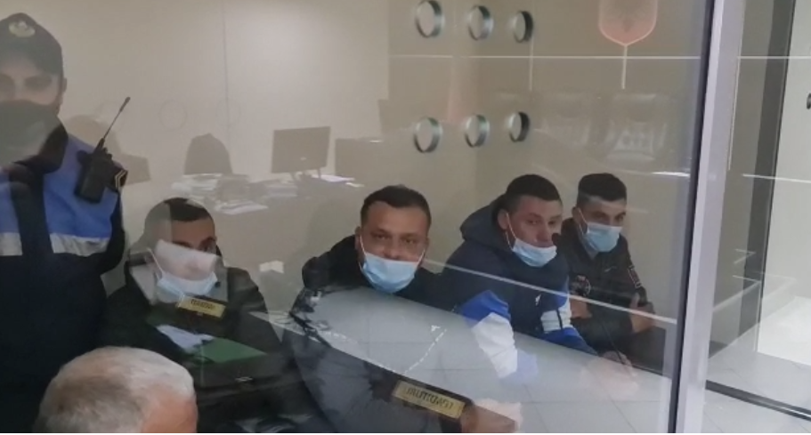 Nuk kapën skafistin që do dërgonte 55 sirianë në Itali, gjykata lë në burg rojet bregdetare