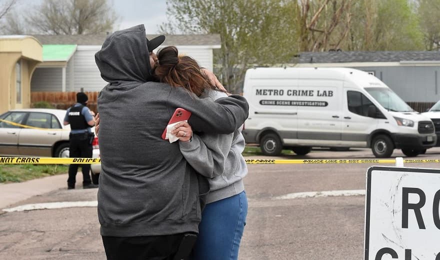 Horror në Colorado/ I riu vret të dashurën, të afërmit e saj dhe veten
