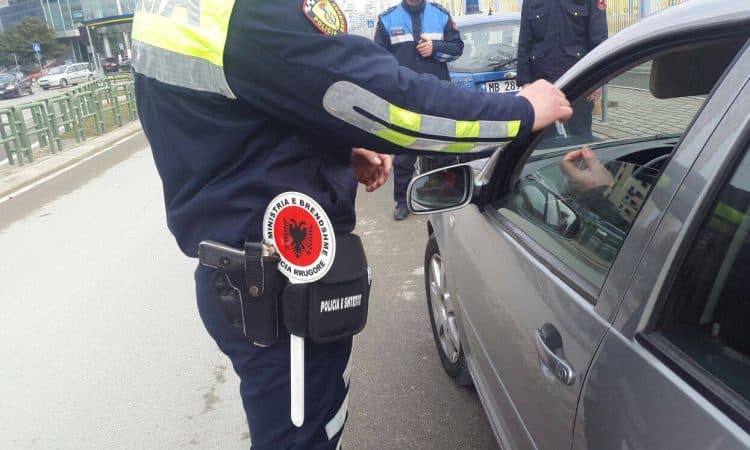 Të dehur në timon, shkaktuan aksidente, arrestohen tre shoferë në Durrës