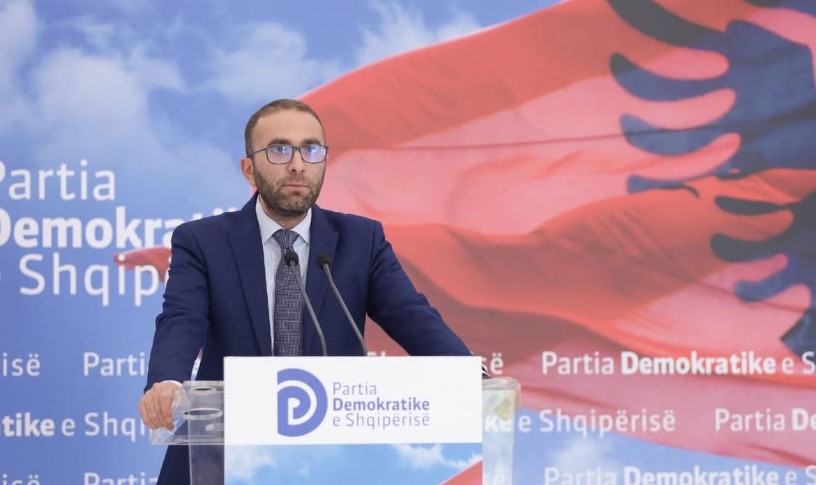  Akuzat për shitblerje votash/ PD kallëzon në SPAK kryeministrin Edi Rama  (VIDEO)