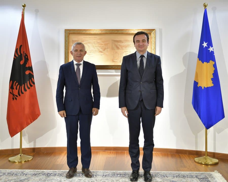   Ambasadori Minxhozi përkrah vendimin e Kurtit për lirimin e shtetasve shqiptar nga leja e punës në Kosovë