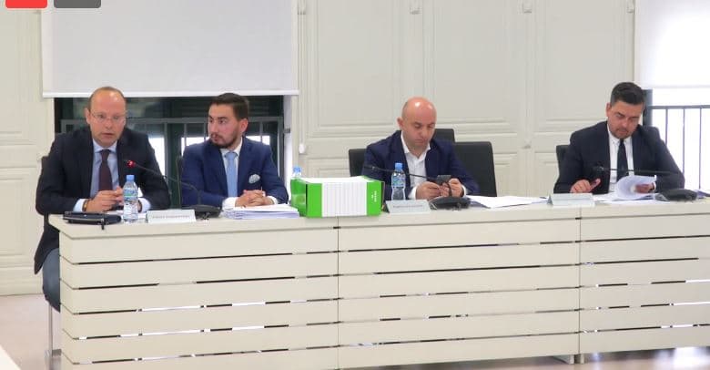    KAS nis shqyrtimin e ankimimeve për zgjedhjet/ PD kërkon ripërsëritje në nëntë qarqe, LSI ka ankimuar pesë (VIDEO)