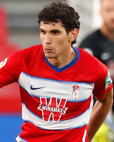 Real Madridi kthen sytë tek Jesus Vallejo