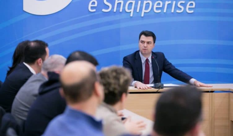 Basha përballë kritikëve/ Mblidhet të dielën Kryesia dhe Këshilli Kombëtar i PD