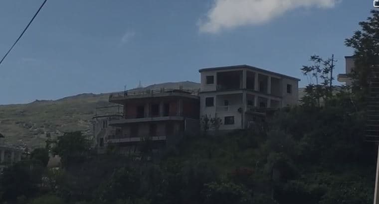 Vlorë/ Hidhet nga kati i dytë, e moshuara rëndë në spital