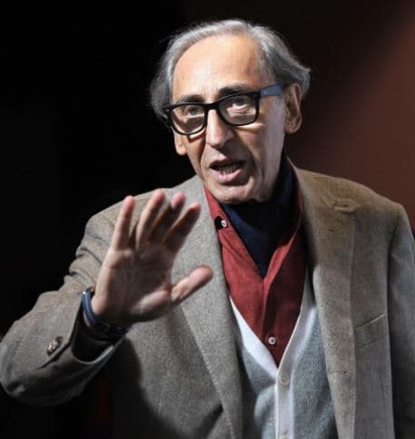 Italia i jep lamtumirën kompozitorit dhe këngëtarit Franco Battiato  