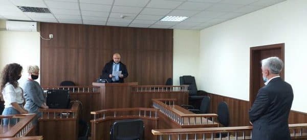 Dënohet me dy vite burg për ngacmim seksual ish-ministri i Shëndetësisë në Kosovë