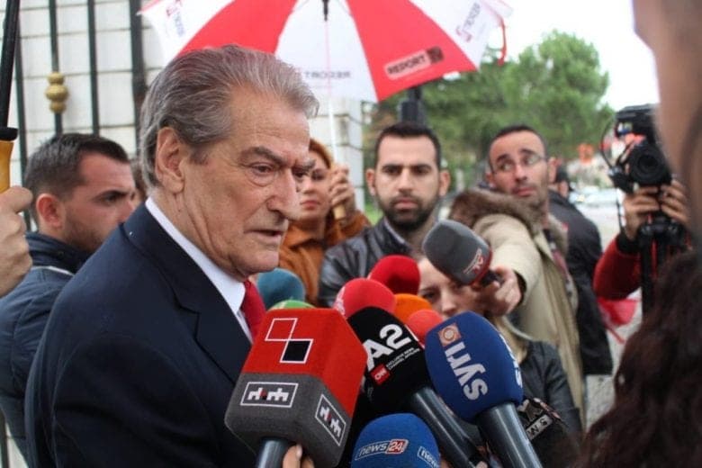 “Non grata“ në SHBA/ Berisha sot për herë të parë para mediave