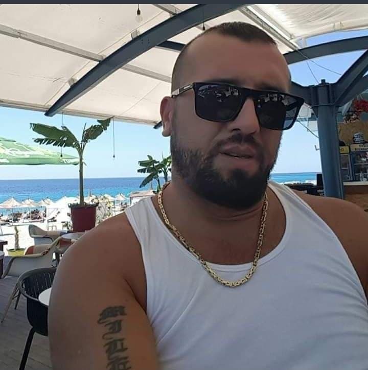 Kush është Delon Troqe, u ekzekutua me kallashnikov në zonën e Skelës (FOTO)