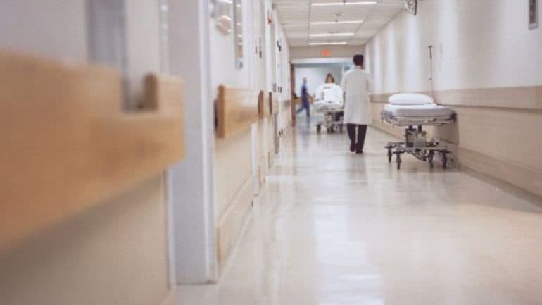 Goditi mjekun në spital, arrestohet i riu në Fier