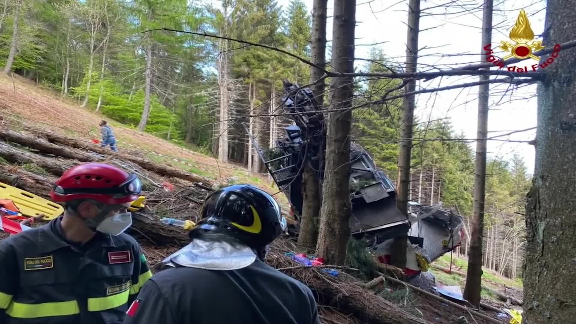 14 të vdekur nga rrëzimi i teleferikut (VIDEO)