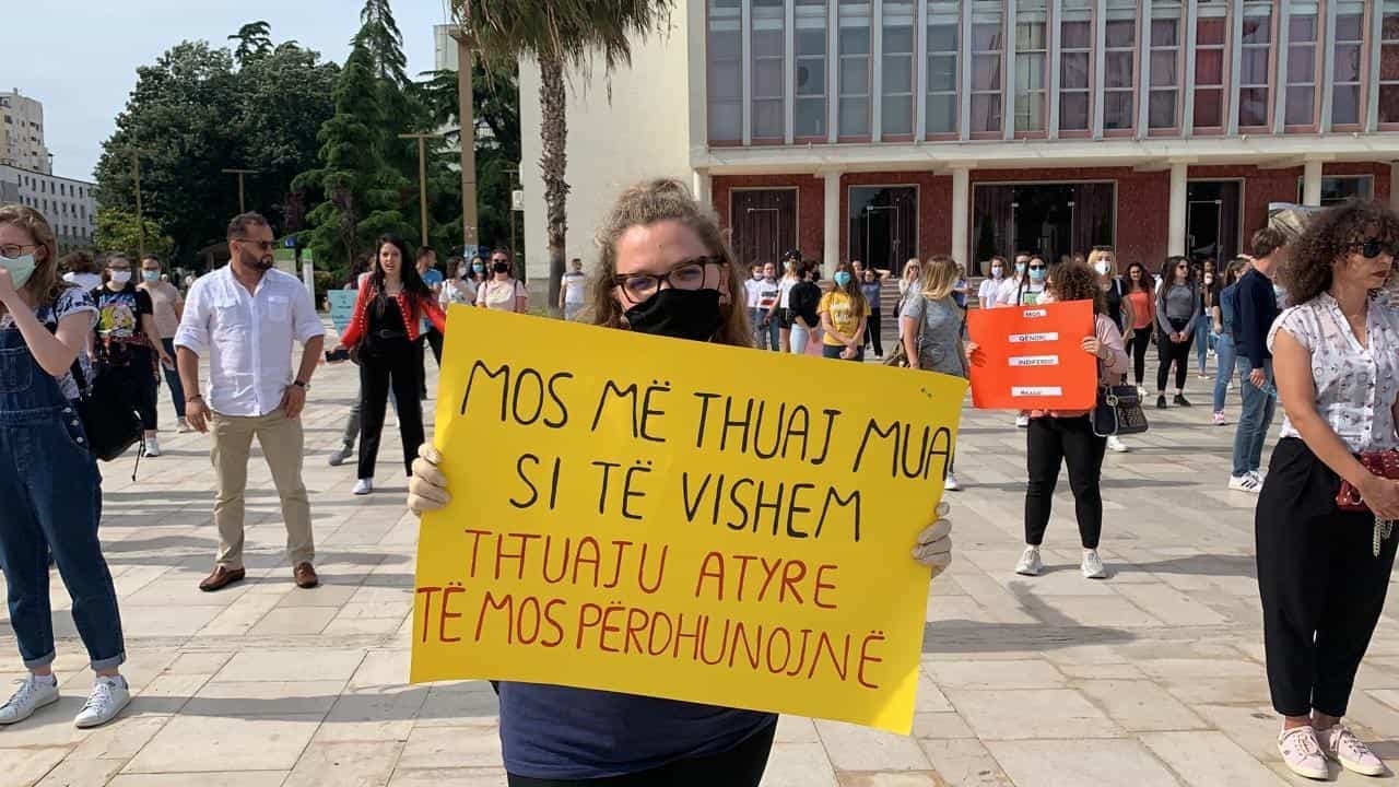 Shkodër, qytetarët protestojnë kundër abuzimit seksual ndaj të miturve