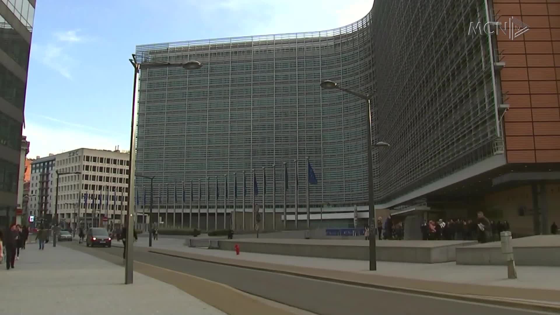 Arrestimi i gazetarit, sanksione Bjellorusisë (VIDEO)
