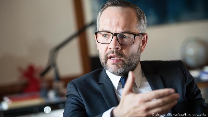 Roth: BE të mbajë premtimin, të nisë bisedimet me negociatat për Tiranën dhe Shkupin