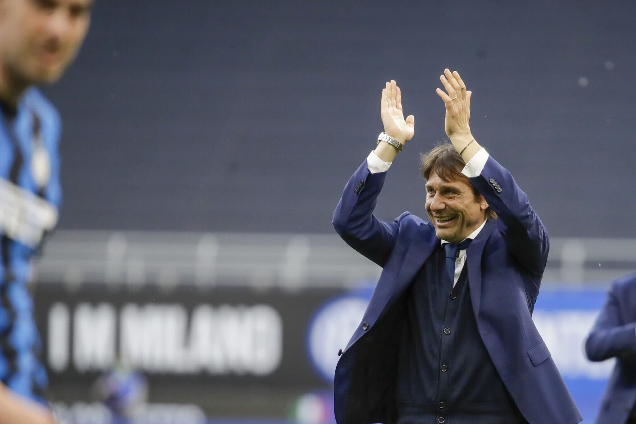   Conte largohet përfundimisht nga drejtimi i Inter