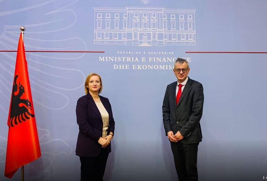     Denaj me Drejtorin e Sekretariatit të CEFTA-s: Korridoret e gjelbërta në doganë, shembull i bashkëpunimit