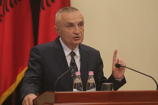 Meta mbështetje për gazetarët: Dënoj uzurpimin e AMA-s nga Kuvendi, goditje e rëndë për demokracinë