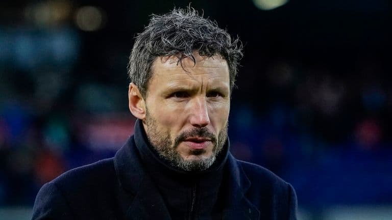Van Bommel rikthehet në stol, do drejtojë skuadrën gjermane
